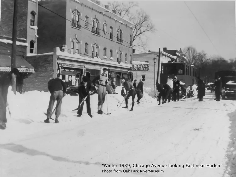Chicago Avenue near Harlem Avenue, Oak Park, in the winter of 1939. Photo from Oak Park RiverMuseum.